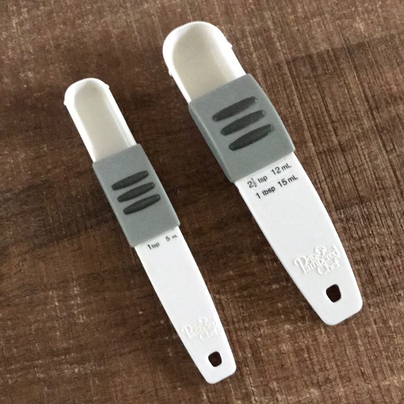 Pampered Chef Other - Pampered chef measuring spoons